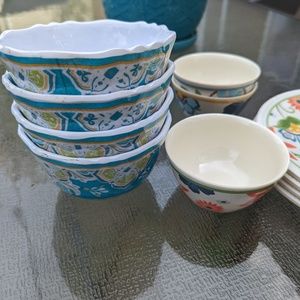 Picnic plates and bowls